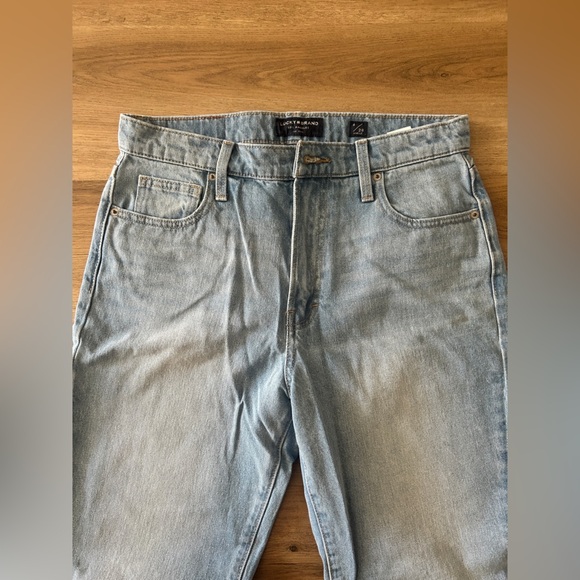 Lucky Brand Woman’s High Rise Mom Jeans – Size 6/28, Light Wash- Like New - Picture 3 of 7